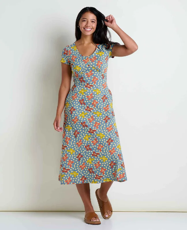Effortlessly chic outfits for the modern woman   Rose Midi Dress