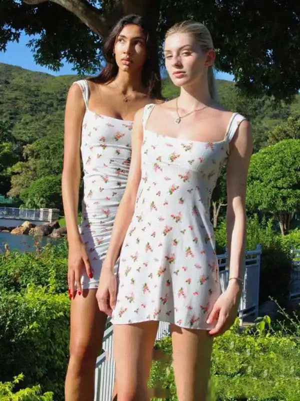 Effortlessly stylish outfits for the modern woman   Women’s Cute Skinny Knitted Floral Print Dress