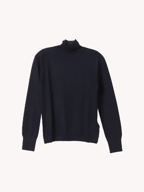 Create a timeless wardrobe with fashionable pieces   Turtleneck Sweater